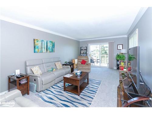 201-24 Ontario Street, Bracebridge, ON - Indoor Photo Showing Living Room