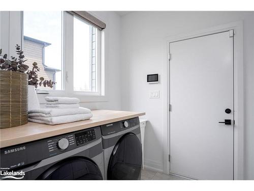 112 Goldie Court, The Blue Mountains, ON - Indoor Photo Showing Laundry Room