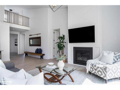 112 Goldie Court, The Blue Mountains, ON - Indoor Photo Showing Living Room With Fireplace