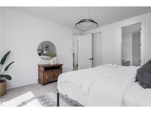 112 Goldie Court, The Blue Mountains, ON - Indoor Photo Showing Bedroom