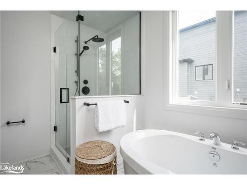 112 Goldie Court, The Blue Mountains, ON - Indoor Photo Showing Bathroom