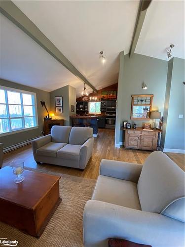 149 Wards Road, The Blue Mountains, ON - Indoor Photo Showing Living Room