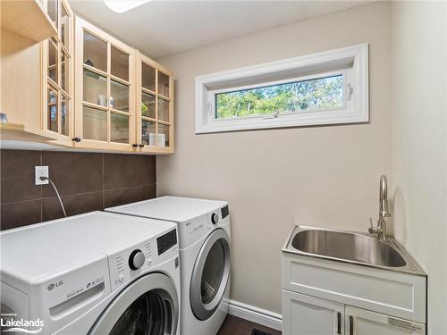 1276 Nicholls Road, Bracebridge, ON - Indoor Photo Showing Laundry Room