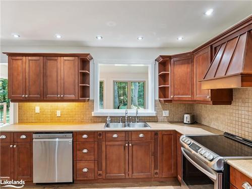 1276 Nicholls Road, Bracebridge, ON - Indoor Photo Showing Kitchen With Stainless Steel Kitchen With Double Sink