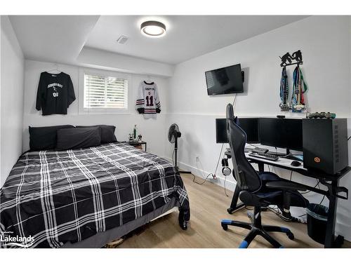 4 Dillon Drive, Collingwood, ON - Indoor Photo Showing Bedroom