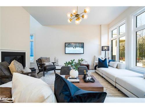 116 Dorothy Drive, Clarksburg, ON - Indoor Photo Showing Living Room With Fireplace