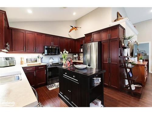 80 Hughes Street, Collingwood, ON - Indoor Photo Showing Kitchen With Double Sink