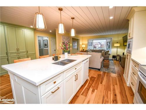 14-90 Burke Street, Penetanguishene, ON - Indoor Photo Showing Kitchen With Double Sink