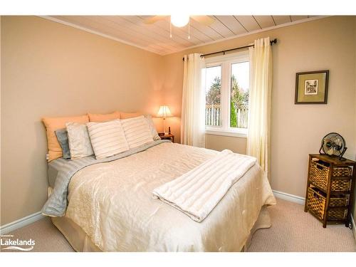 14-90 Burke Street, Penetanguishene, ON - Indoor Photo Showing Bedroom