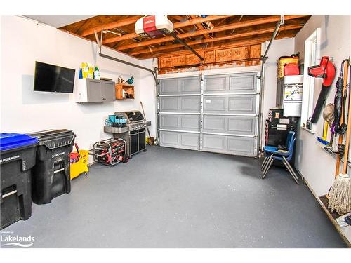 14-90 Burke Street, Penetanguishene, ON - Indoor Photo Showing Garage