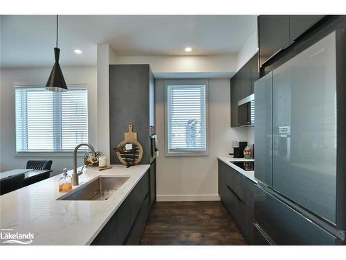 207-12 Beausoleil Lane, The Blue Mountains, ON - Indoor Photo Showing Kitchen With Upgraded Kitchen