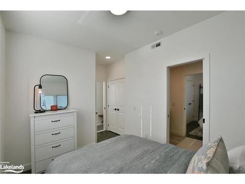 207-12 Beausoleil Lane, The Blue Mountains, ON - Indoor Photo Showing Bedroom