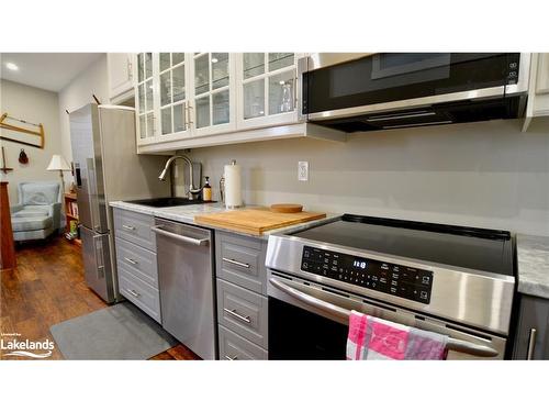 247 St Vincent Street, Meaford, ON - Indoor Photo Showing Kitchen