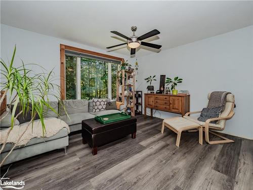 780 Manitoba Street, Bracebridge, ON - Indoor Photo Showing Living Room