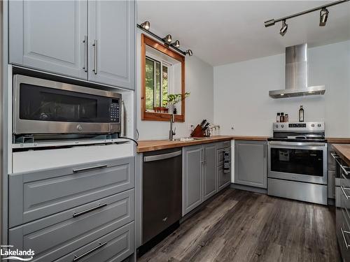 780 Manitoba Street, Bracebridge, ON - Indoor Photo Showing Kitchen