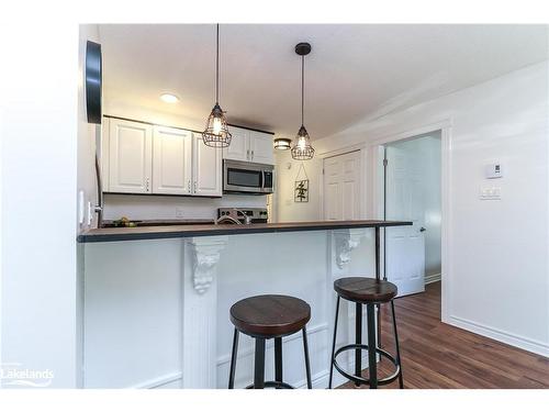 136-27 Dawson Drive, Collingwood, ON - Indoor Photo Showing Kitchen