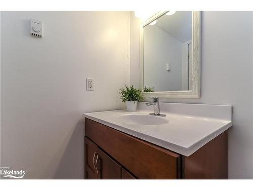 136-27 Dawson Drive, Collingwood, ON - Indoor Photo Showing Bathroom