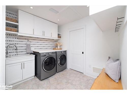 258 Maple Street, Collingwood, ON - Indoor Photo Showing Laundry Room