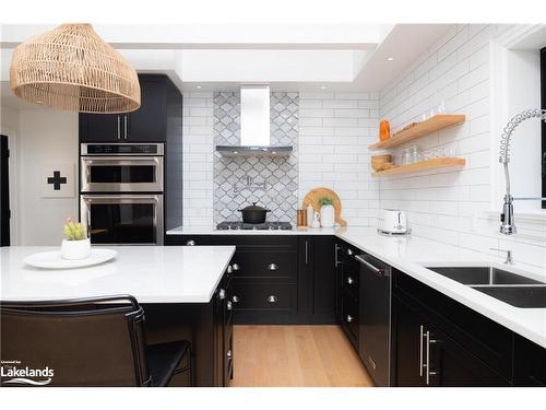 258 Maple Street, Collingwood, ON - Indoor Photo Showing Kitchen With Double Sink With Upgraded Kitchen