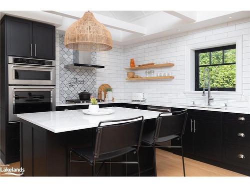 258 Maple Street, Collingwood, ON - Indoor Photo Showing Kitchen With Upgraded Kitchen