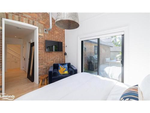 258 Maple Street, Collingwood, ON - Indoor Photo Showing Bedroom