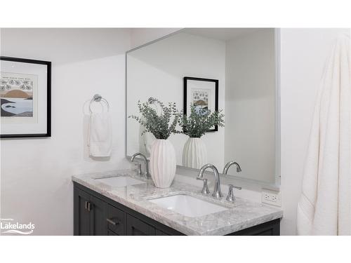 258 Maple Street, Collingwood, ON - Indoor Photo Showing Bathroom