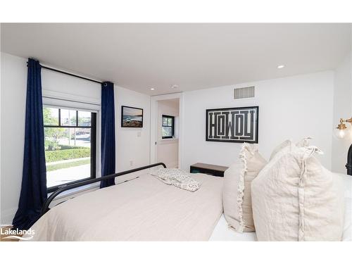 258 Maple Street, Collingwood, ON - Indoor Photo Showing Bedroom