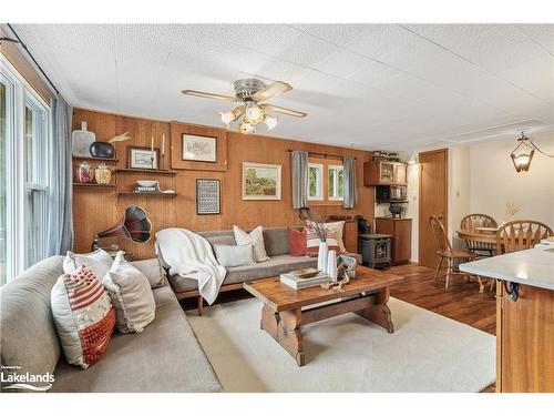 108 Barclay Boulevard, The Blue Mountains, ON - Indoor Photo Showing Living Room