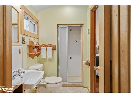 108 Barclay Boulevard, The Blue Mountains, ON - Indoor Photo Showing Bathroom