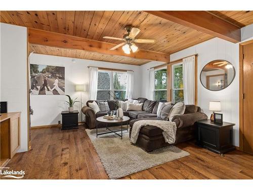 108 Barclay Boulevard, The Blue Mountains, ON - Indoor Photo Showing Living Room