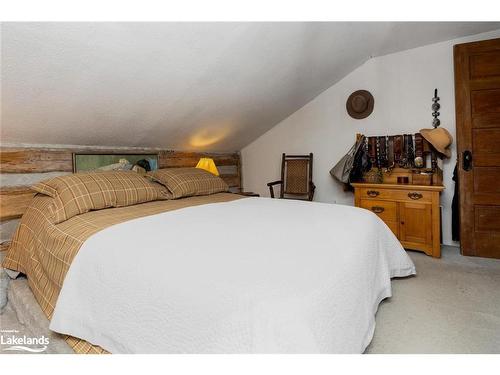 317343 3Rd Line, Meaford, ON - Indoor Photo Showing Bedroom