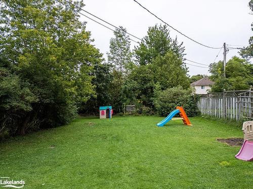 1885 7Th Avenue W, Owen Sound, ON - Outdoor With Backyard