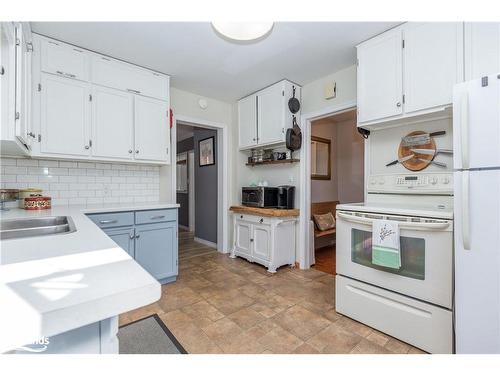 61 O'Brien Street, Orillia, ON - Indoor Photo Showing Kitchen With Double Sink