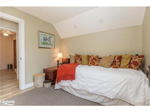 61 O'Brien Street, Orillia, ON - Indoor Photo Showing Bedroom