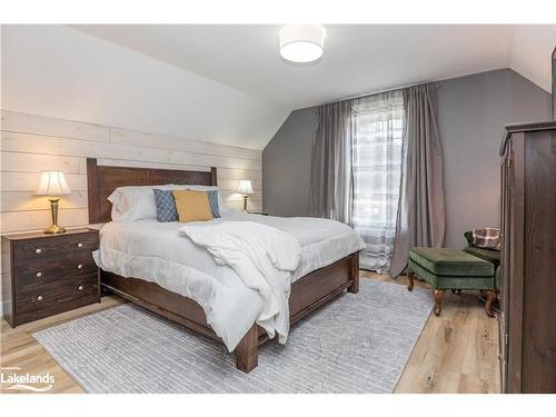 61 O'Brien Street, Orillia, ON - Indoor Photo Showing Bedroom