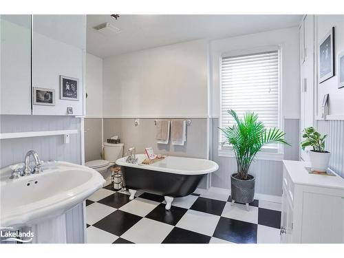 78 Mcmurray Street, Bracebridge, ON - Indoor Photo Showing Bathroom