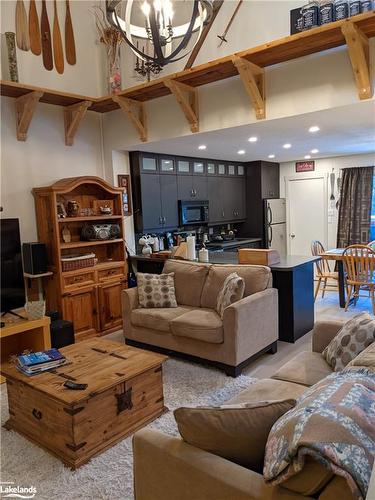 201 Escarpment Crescent, Collingwood, ON - Indoor Photo Showing Living Room