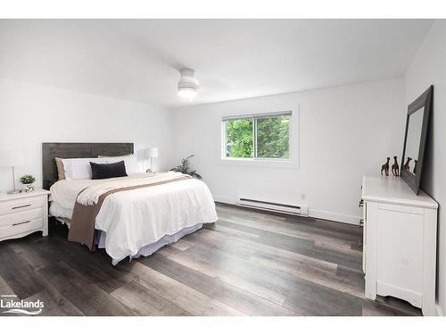 135 Grant Avenue, Meaford, ON - Indoor Photo Showing Bedroom