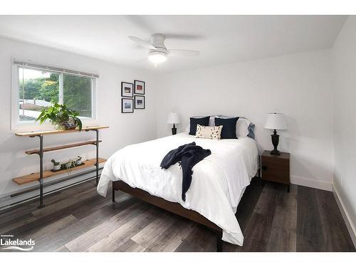 135 Grant Avenue, Meaford, ON - Indoor Photo Showing Bedroom