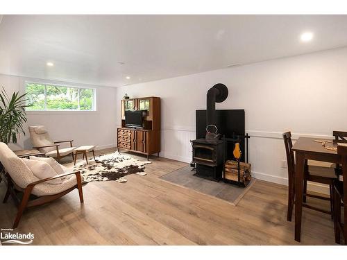 135 Grant Avenue, Meaford, ON - Indoor Photo Showing Living Room