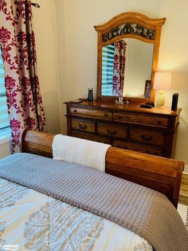 674 Johnston Park Avenue, Collingwood, ON - Indoor Photo Showing Bedroom