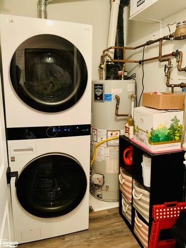 674 Johnston Park Avenue, Collingwood, ON - Indoor Photo Showing Laundry Room