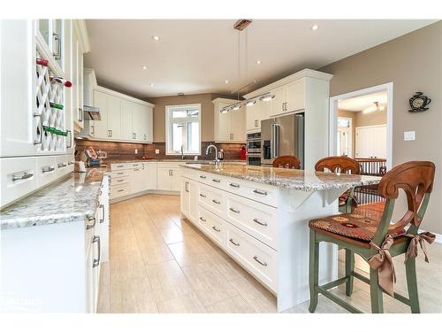 6169 27/28 Nottawasaga Side Road, Stayner, ON - Indoor Photo Showing Kitchen