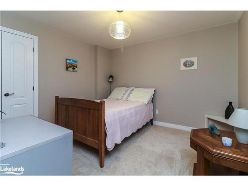 6169 27/28 Nottawasaga Side Road, Stayner, ON - Indoor Photo Showing Bedroom