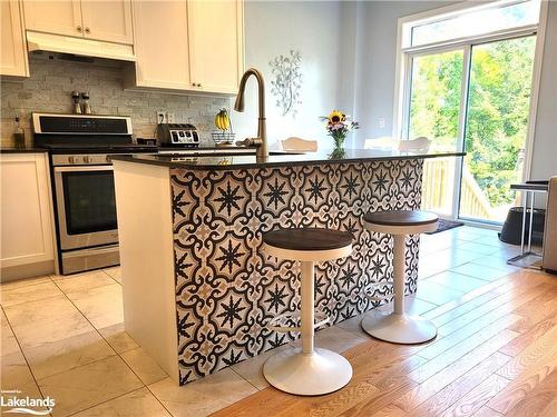 11 Farwell Avenue, Wasaga Beach, ON - Indoor Photo Showing Kitchen