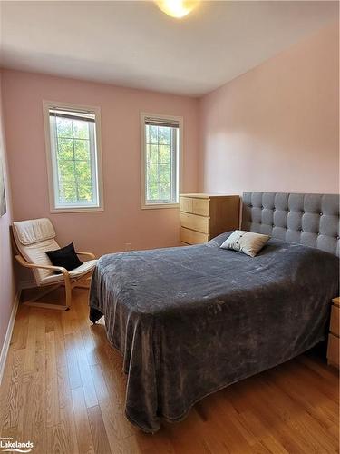 11 Farwell Avenue, Wasaga Beach, ON - Indoor Photo Showing Bedroom