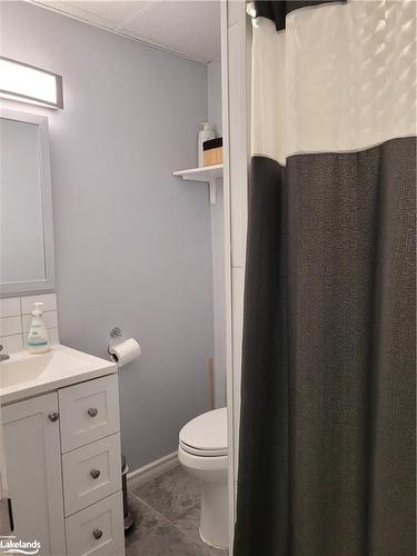 11 Farwell Avenue, Wasaga Beach, ON - Indoor Photo Showing Bathroom