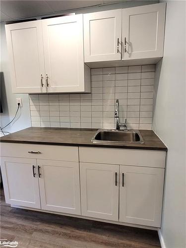 11 Farwell Avenue, Wasaga Beach, ON - Indoor Photo Showing Kitchen