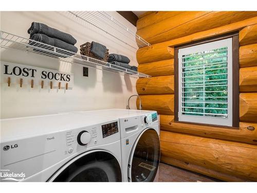 44 Trails End, Collingwood, ON - Indoor Photo Showing Laundry Room