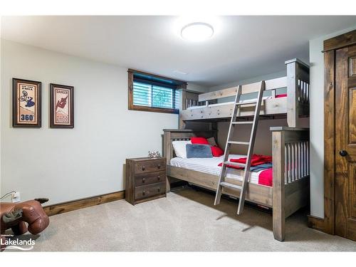 44 Trails End, Collingwood, ON - Indoor Photo Showing Bedroom